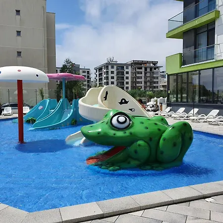 Luna Queen Std - Pool &