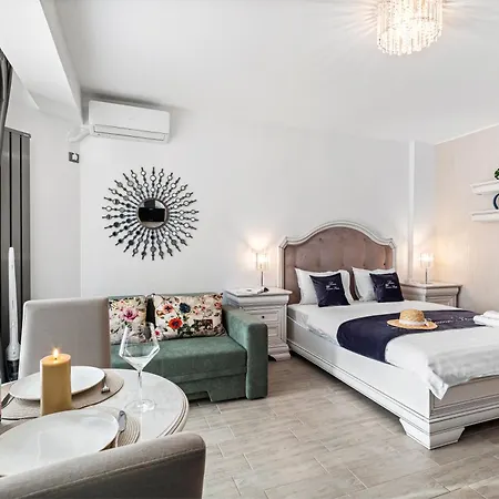 Luna Queen Std - Pool & Apartment *