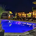 Andreas - Pool &