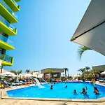 Andreas - Pool &