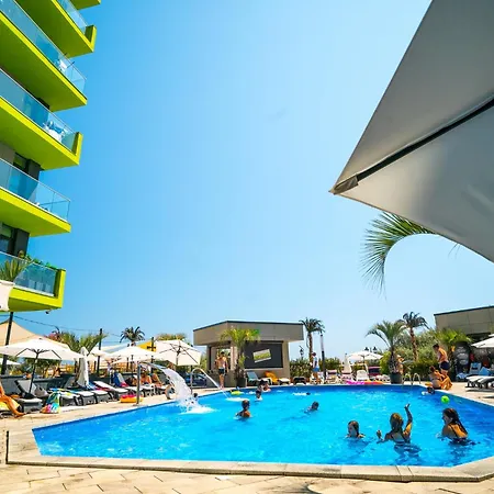 Luna Queen Std - Pool &